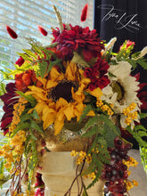 Load image into Gallery viewer, Aurelia