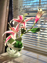 Load image into Gallery viewer, Lily Love