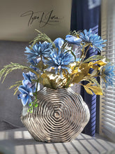 Load image into Gallery viewer, Luna