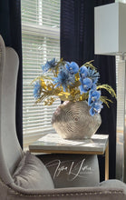 Load image into Gallery viewer, Luna