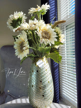 Load image into Gallery viewer, Creme Beauty