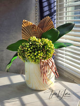 Load image into Gallery viewer, She is Chic