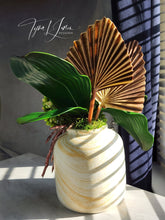 Load image into Gallery viewer, She is Chic