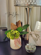 Load image into Gallery viewer, She is Chic