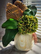 Load image into Gallery viewer, She is Chic