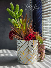 Load image into Gallery viewer, Desiree